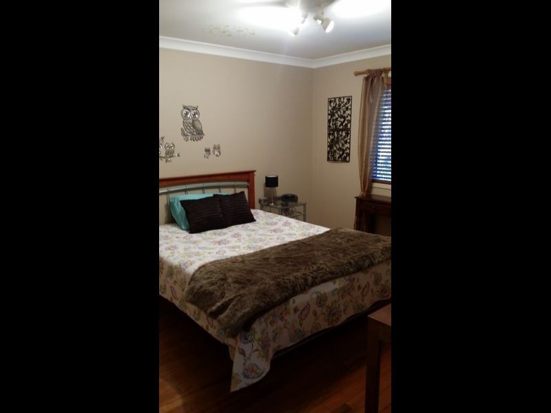 8 Rarotonga Rise, Pacific Pines QLD 4211