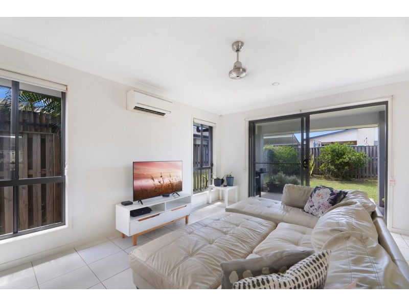 16 Kalgoorlie Street, Pimpama QLD 4209