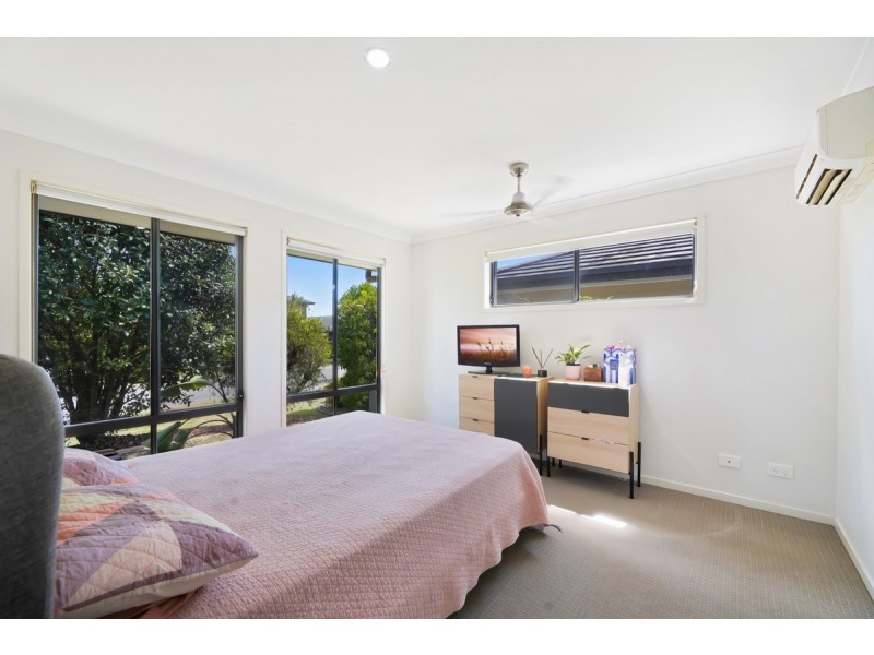 16 Kalgoorlie Street, Pimpama QLD 4209