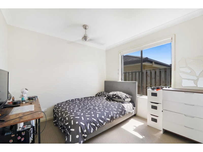 16 Kalgoorlie Street, Pimpama QLD 4209