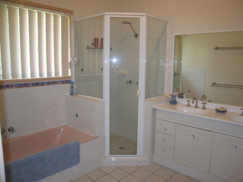 13 Kristy Court, Yatala QLD 4207