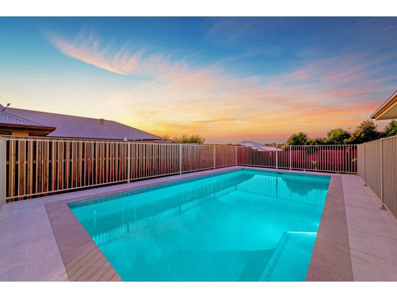 18 Summerlea Crescent, Ormeau QLD 4208