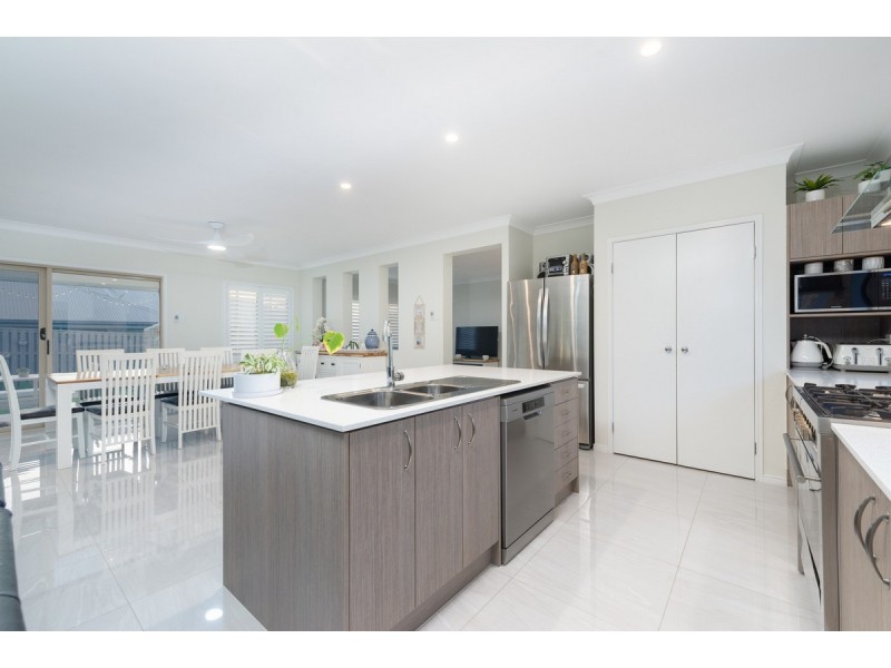 18 Summerlea Crescent, Ormeau QLD 4208