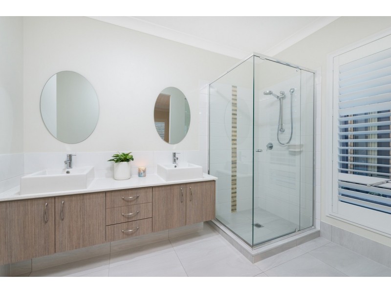 18 Summerlea Crescent, Ormeau QLD 4208