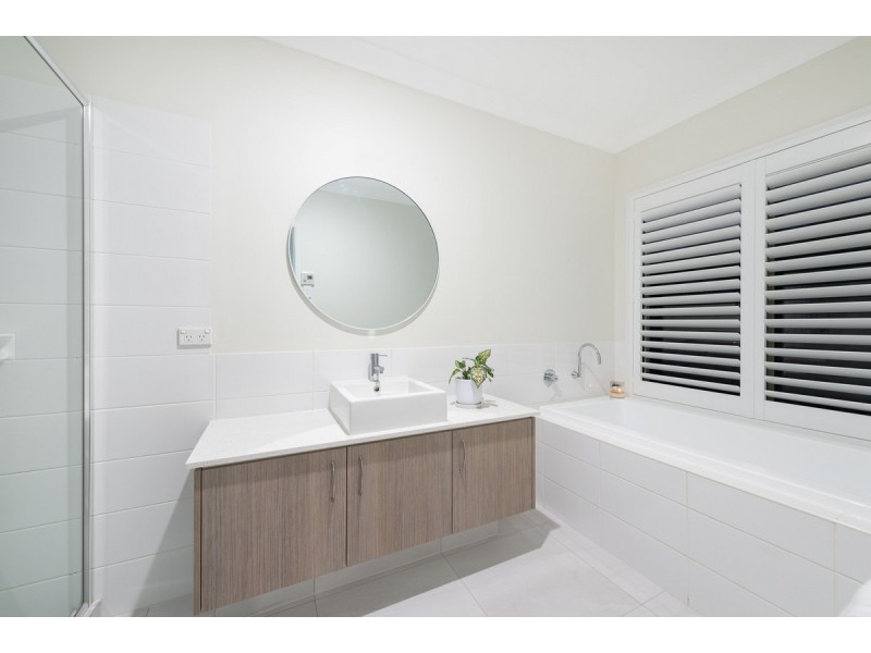 18 Summerlea Crescent, Ormeau QLD 4208