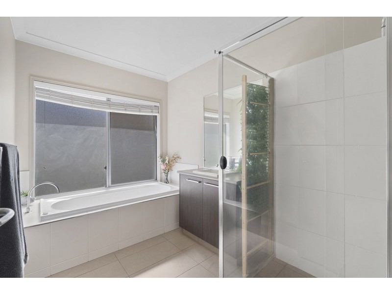 6 Islandview Terrace, Ormeau Hills QLD 4208