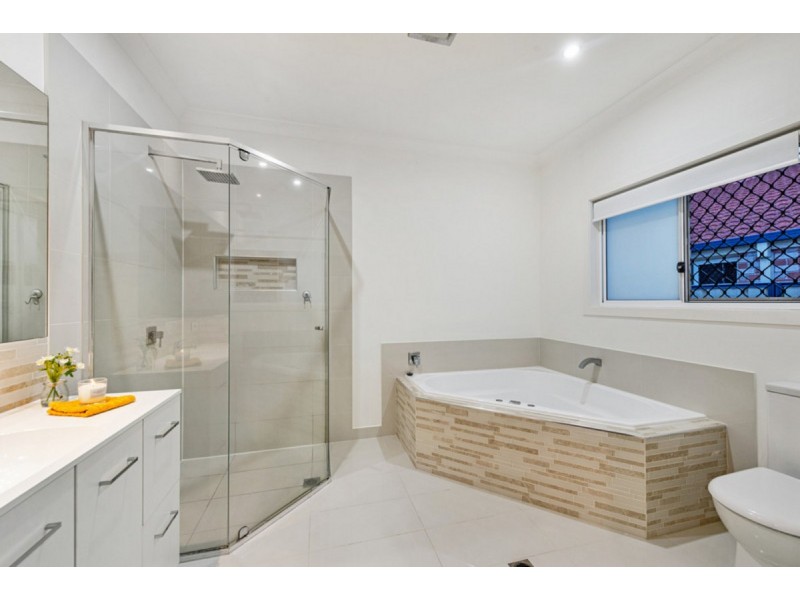 94 Halfway Drive, Ormeau QLD 4208