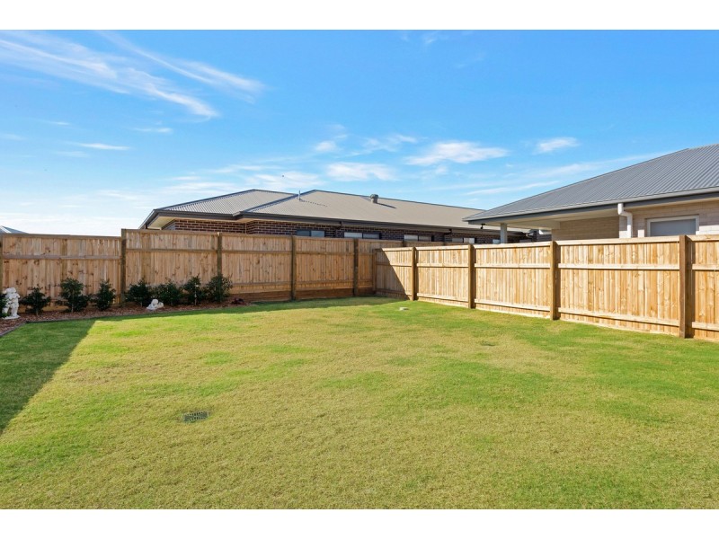 10 Lavazza Street, Ormeau QLD 4208