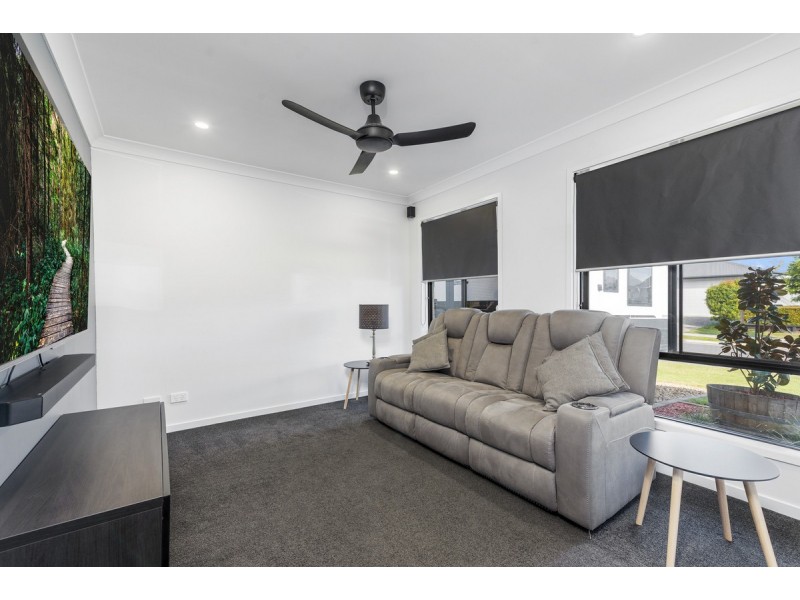 8 Cane Road, Ormeau QLD 4208