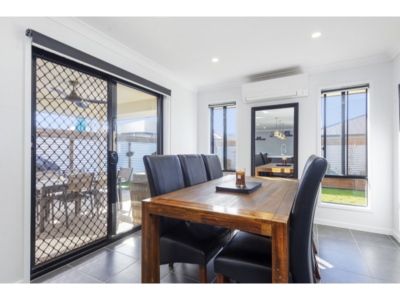 8 Cane Road, Ormeau QLD 4208