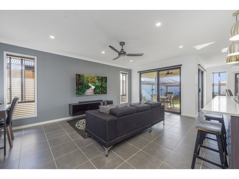 8 Cane Road, Ormeau QLD 4208