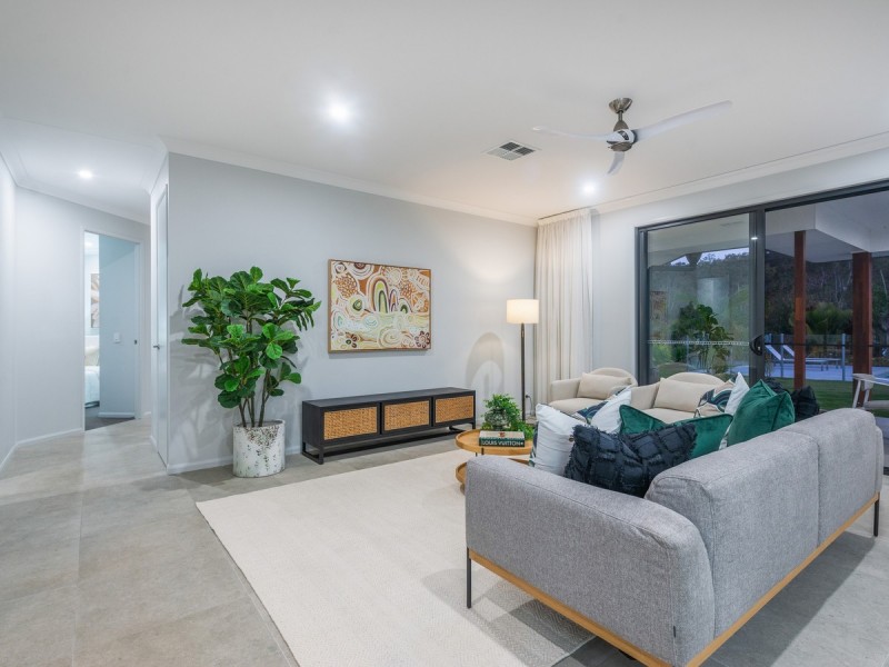 55 Homestead Crescent, Kingsholme QLD 4208