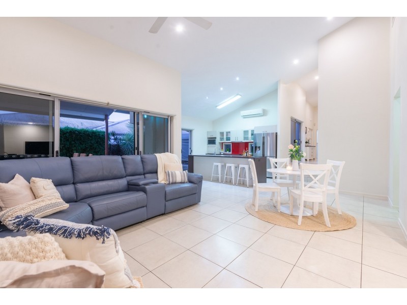 22 Emmaville Crescent, Ormeau QLD 4208