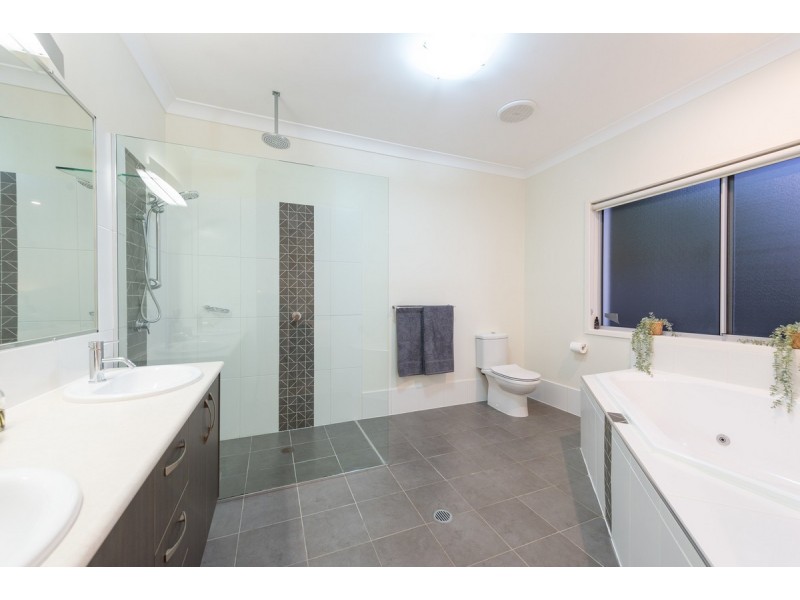 22 Emmaville Crescent, Ormeau QLD 4208