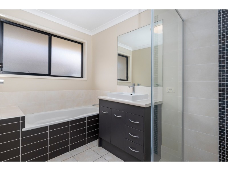 54 River Run Circuit, Ormeau Hills QLD 4208