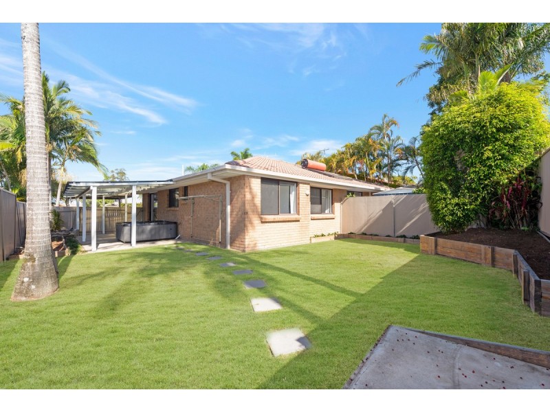 1/216 Olsen Avenue, Arundel QLD 4214