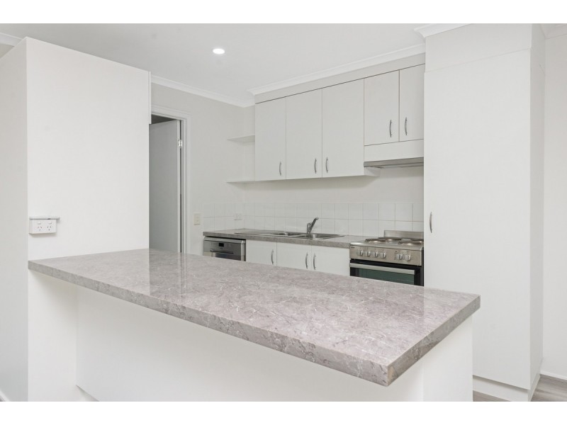 1/216 Olsen Avenue, Arundel QLD 4214