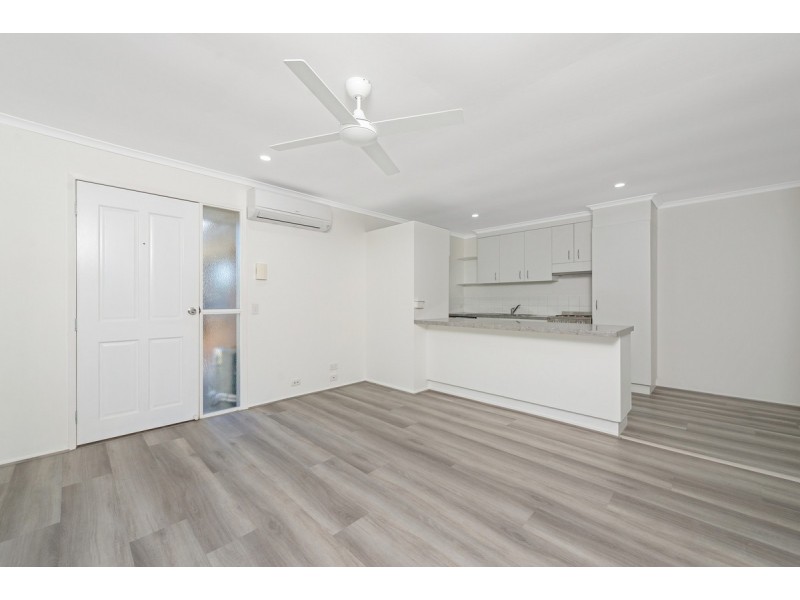 1/216 Olsen Avenue, Arundel QLD 4214