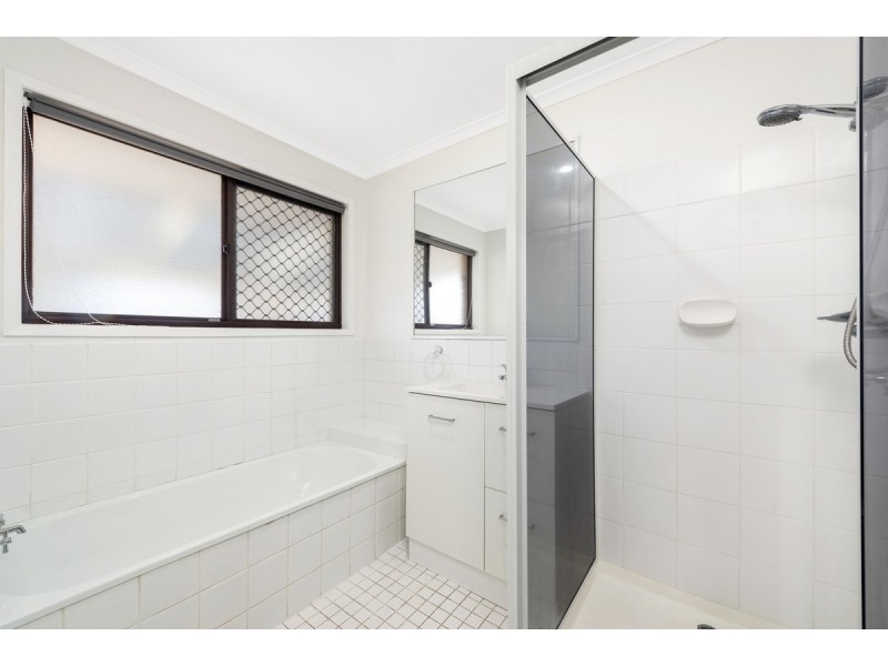 1/216 Olsen Avenue, Arundel QLD 4214