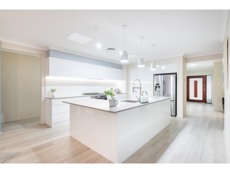 18 Elmore Street, Ormeau QLD 4208