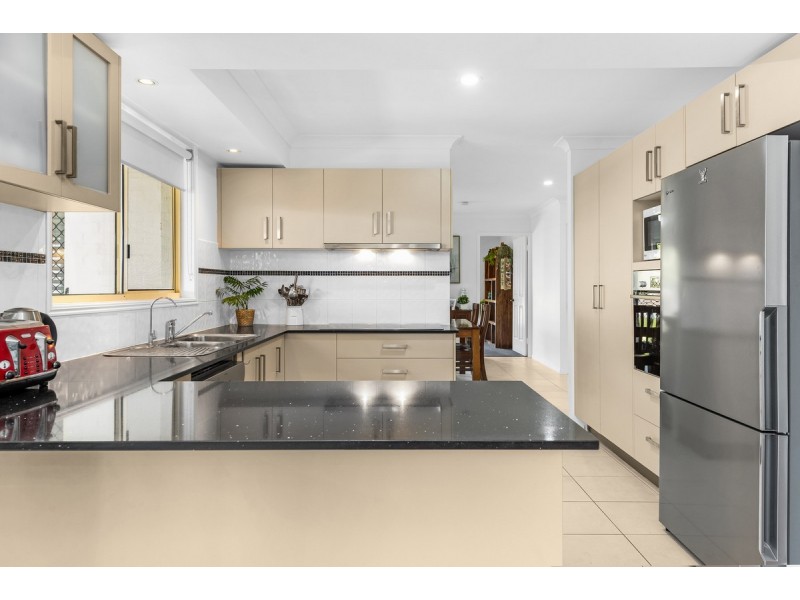 27 Halfway Drive, Ormeau QLD 4208