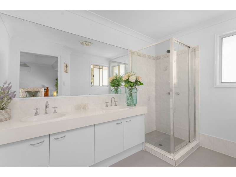 27 Halfway Drive, Ormeau QLD 4208