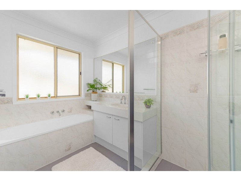 27 Halfway Drive, Ormeau QLD 4208