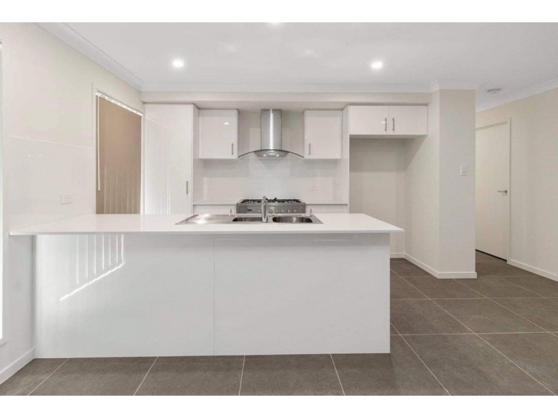 6 Paperbark Place, Ormeau QLD 4208