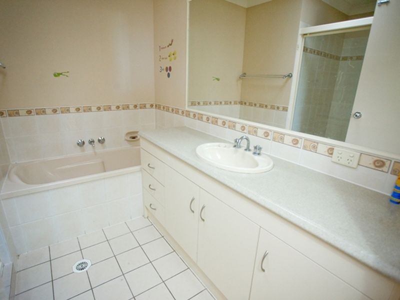 16 Freesia Ct, Ormeau QLD 4208