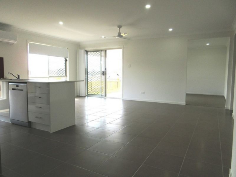 122 Edwardson Drive, Coomera QLD 4209