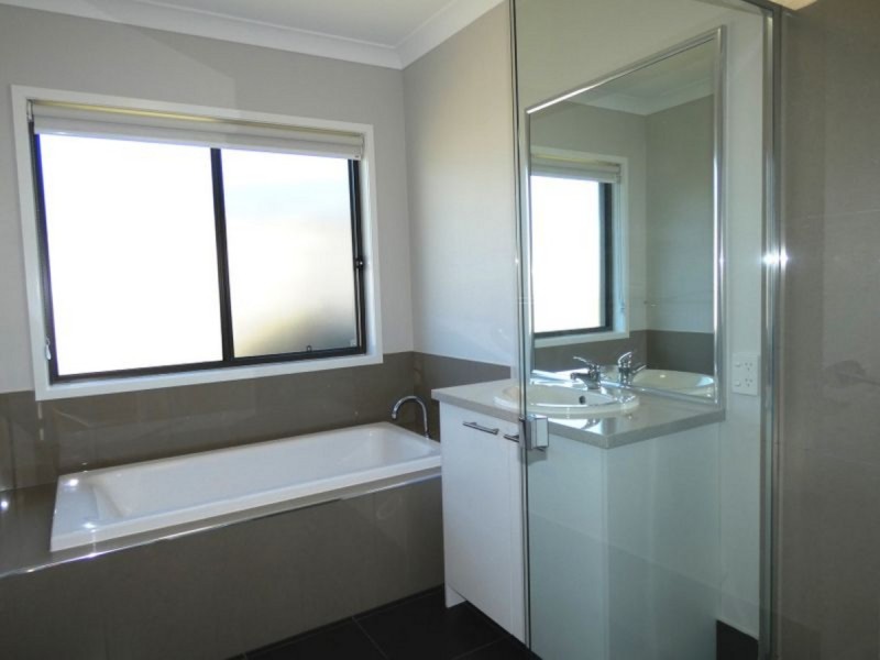 2 Wingham Lane, Upper Coomera QLD 4209