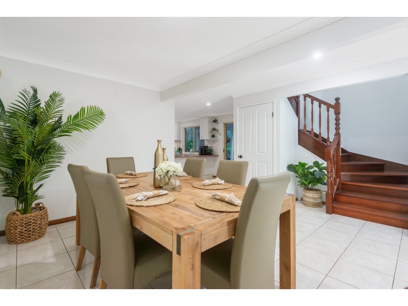 9 Hillside Crescent, Edens Landing QLD 4207