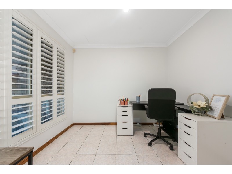 9 Hillside Crescent, Edens Landing QLD 4207