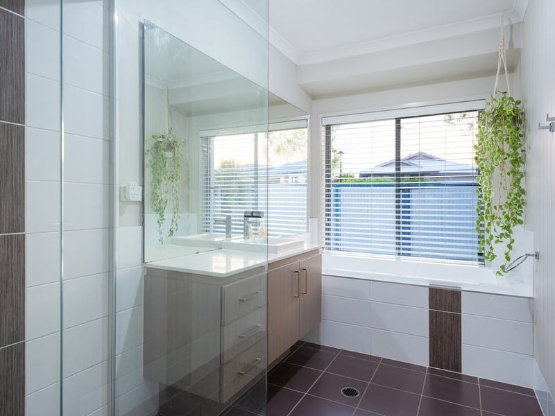 18 Elmore Street, Ormeau QLD 4208