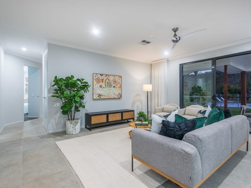 55 Homestead Crescent, Kingsholme QLD 4208