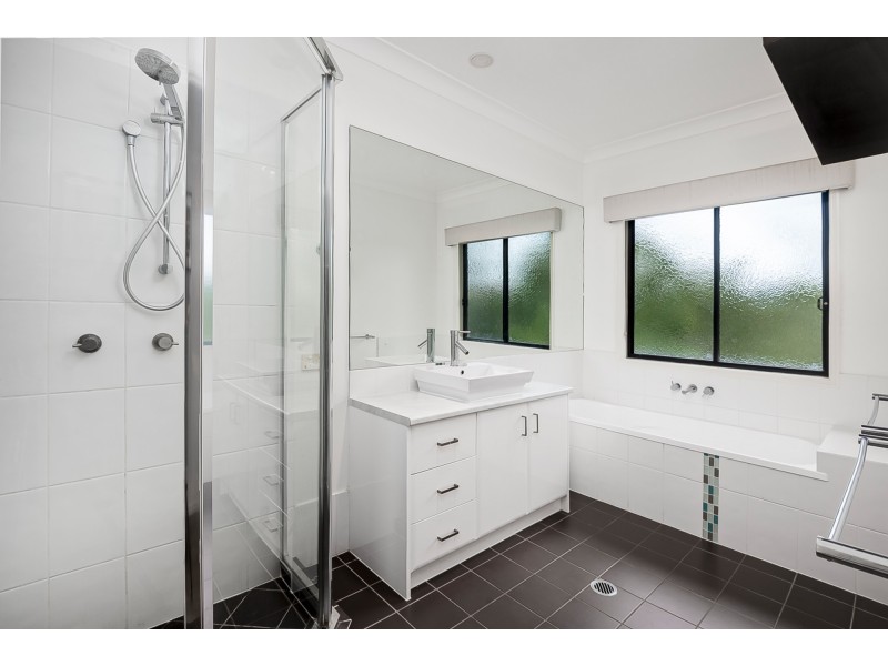17 Islandview Terrace, Ormeau Hills QLD 4208