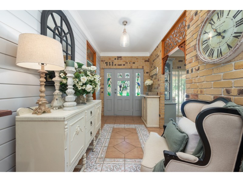 5 Woodville Place, Yatala QLD 4207