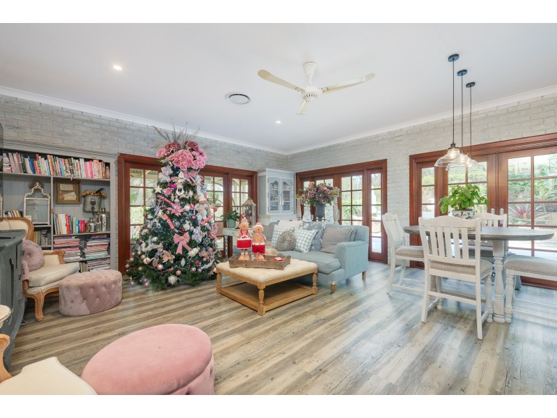 5 Woodville Place, Yatala QLD 4207