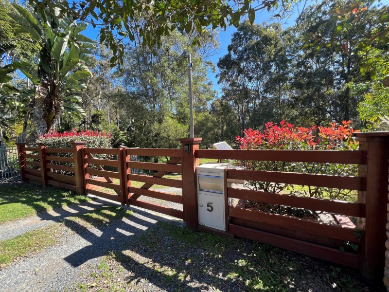 5 Woodville Place, Yatala QLD 4207