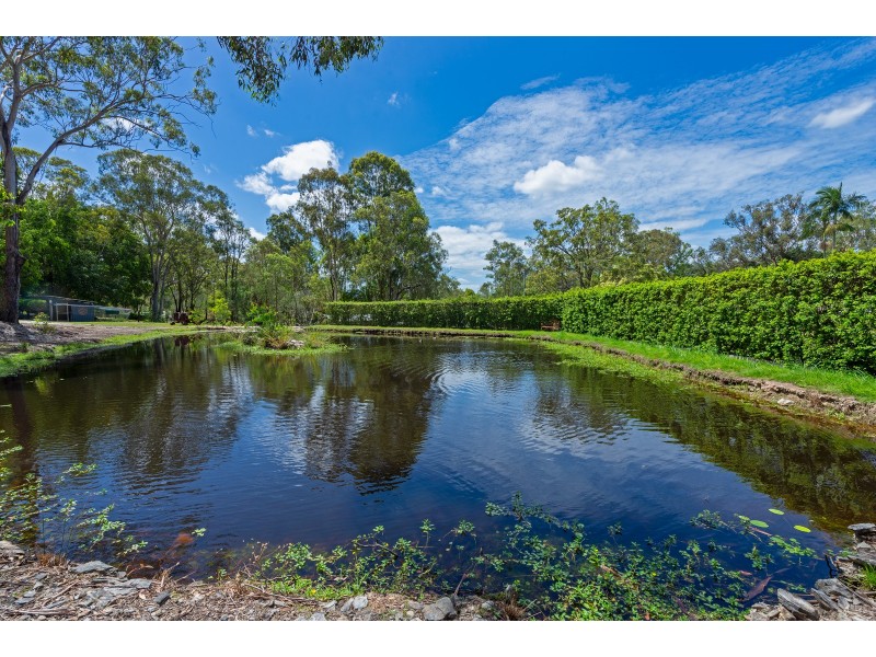 5 Woodville Place, Yatala QLD 4207