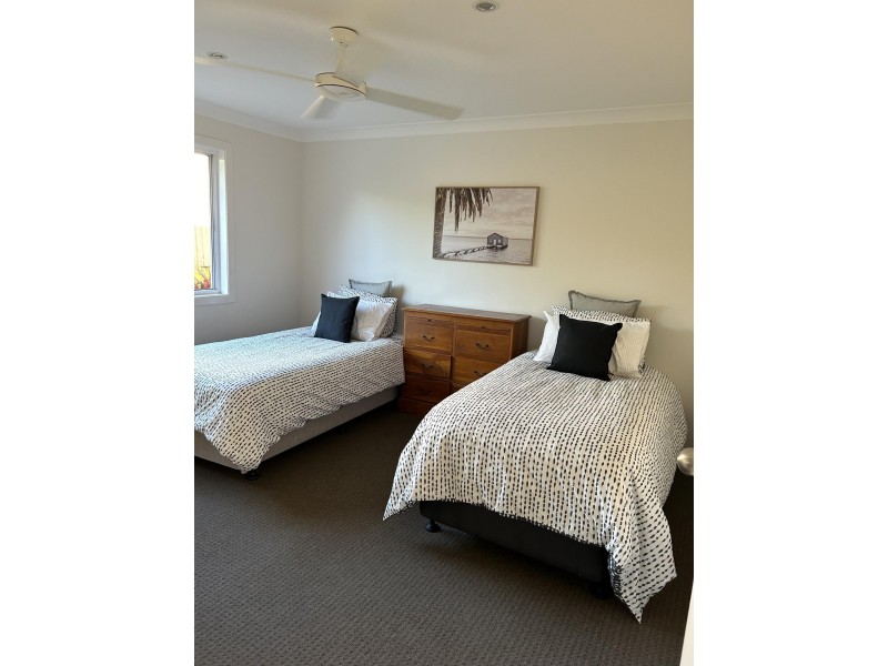 8 Binnowee Way, Pimpama QLD 4209