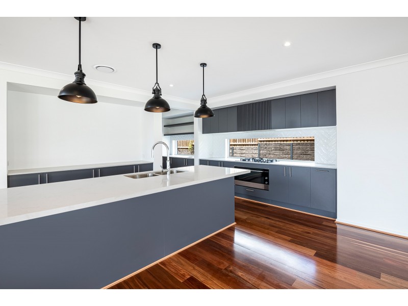 127 Tooloom Circuit, Upper Kedron QLD 4055