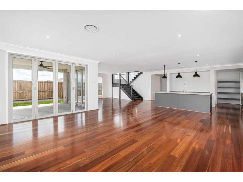 127 Tooloom Circuit, Upper Kedron QLD 4055