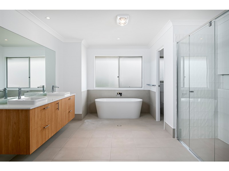 127 Tooloom Circuit, Upper Kedron QLD 4055