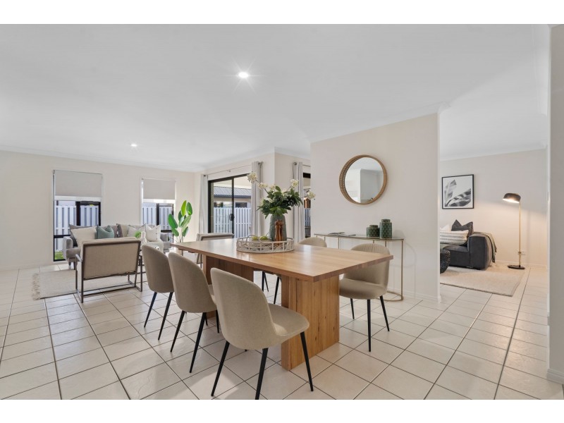 6 Strathburn Crescent, Ormeau QLD 4208