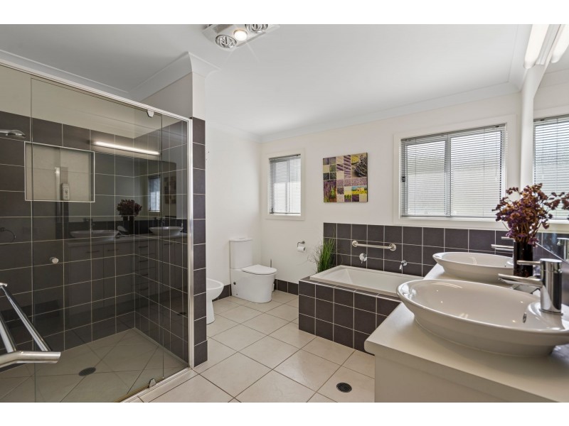 4 Islandview Terrace, Ormeau Hills QLD 4208