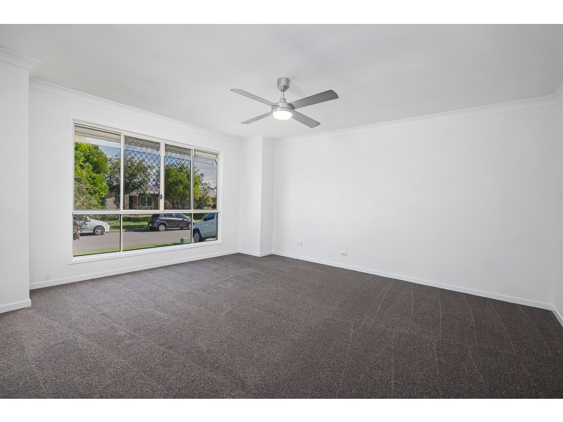 11 Beaumont Drive, Pimpama QLD 4209