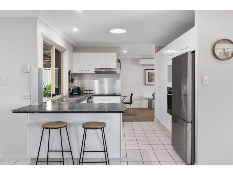 19 Cootharaba Drive, Helensvale QLD 4212