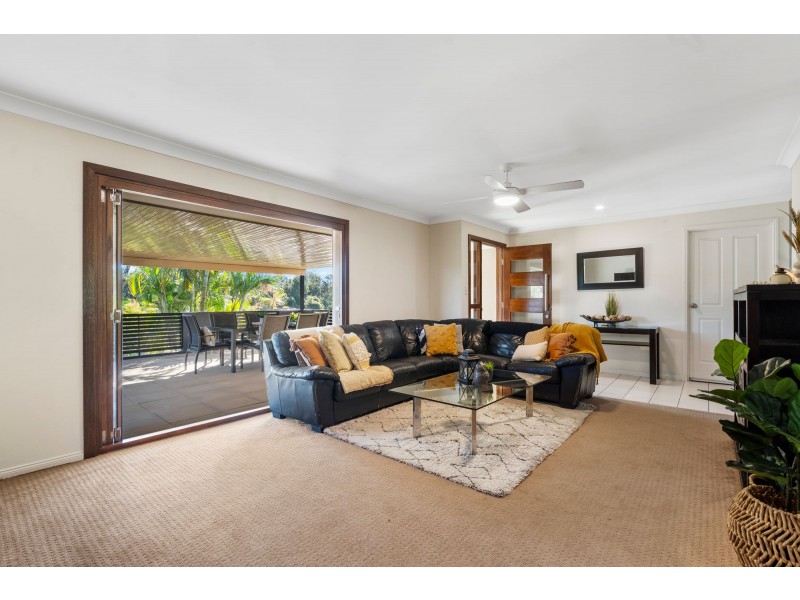 19 Cootharaba Drive, Helensvale QLD 4212