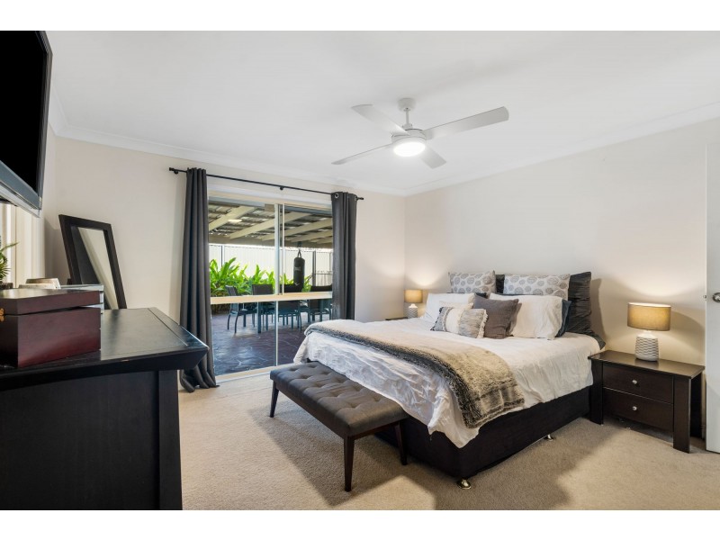 19 Cootharaba Drive, Helensvale QLD 4212
